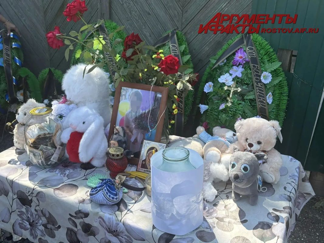 В Шахтах прощаются с пятилетней девочкой, погибшей при атаке БПЛА ВСУ