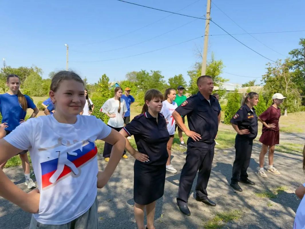 Зарядка со стражем порядка в Морозовске Зарядка со стражем порядка в Морозовске