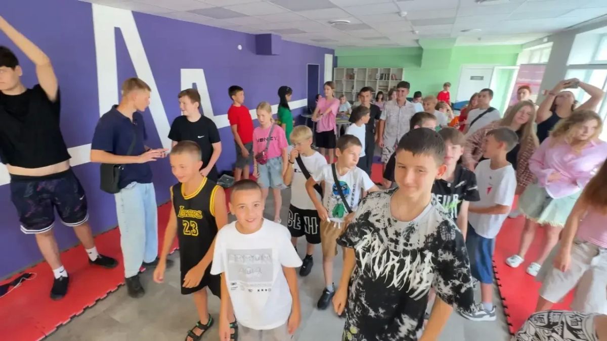 В городе Шахты стражи правопорядка провели зарядку В городе Шахты стражи правопорядка провели зарядку