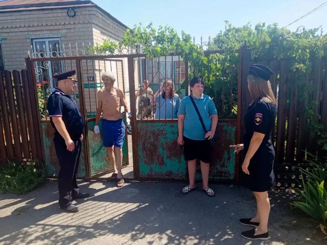 Зарядка со стражем порядка Зарядка со стражем порядка