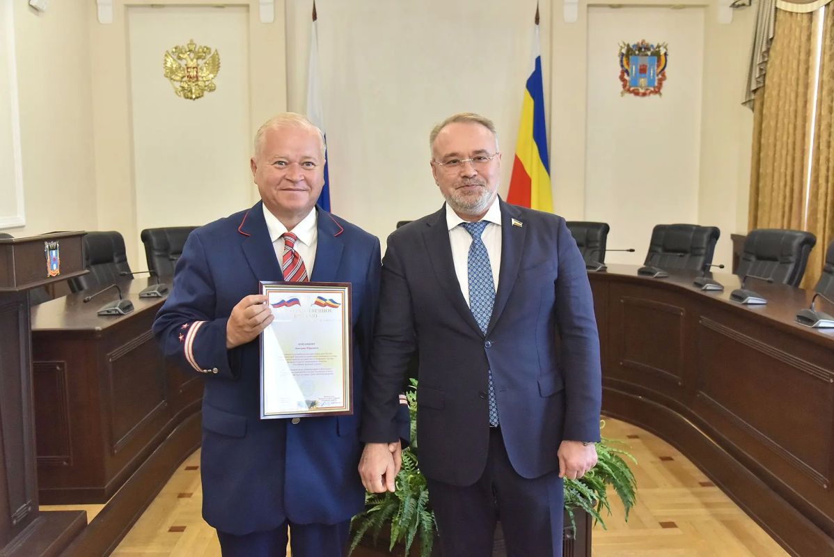 Председатель подкомитета по дорожно-транспортному комплексу комитета Законодательного Собрания Ростовской области по строительству, жилищно-коммунальному хозяйству, энергетике, транспорту и связи Магомед Дарсигов совместно с...