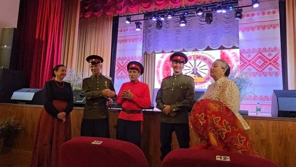 Творческие коллективы Новочеркасска продолжают с успехом прославлять богатое культурное и песенное наследие Дона на общероссийском уровне Творческие коллективы Новочеркасска продолжают с успехом прославлять богатое культурное и песенное наследие Дона на общероссийском уровне
