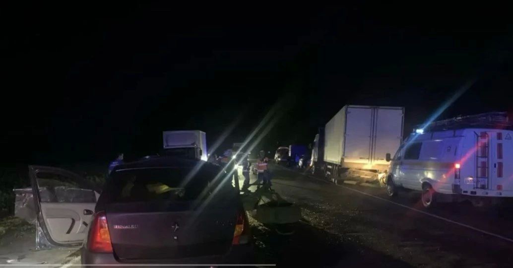 Двое человек получили травмы в результате ДТП на трассе "Ростов-Ставрополь" в Зерноградском районе, сообщили в Госавтоинспекции по донскому региону Двое человек получили травмы в результате ДТП на трассе "Ростов-Ставрополь" в Зерноградском районе, сообщили в Госавтоинспекции по донскому региону