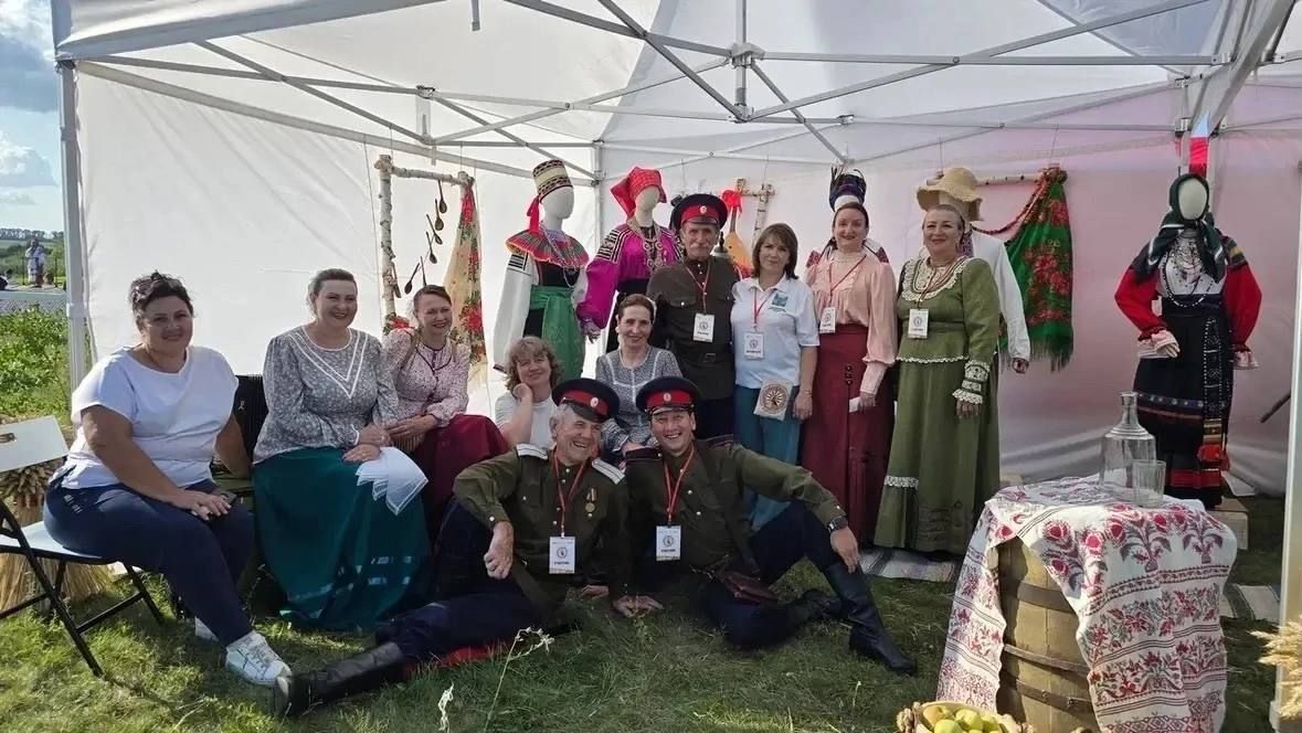 Творческие коллективы Новочеркасска продолжают с успехом прославлять богатое культурное и песенное наследие Дона на общероссийском уровне Творческие коллективы Новочеркасска продолжают с успехом прославлять богатое культурное и песенное наследие Дона на общероссийском уровне