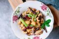 Нежная курочка с кешью: простой и вкусный рецепт