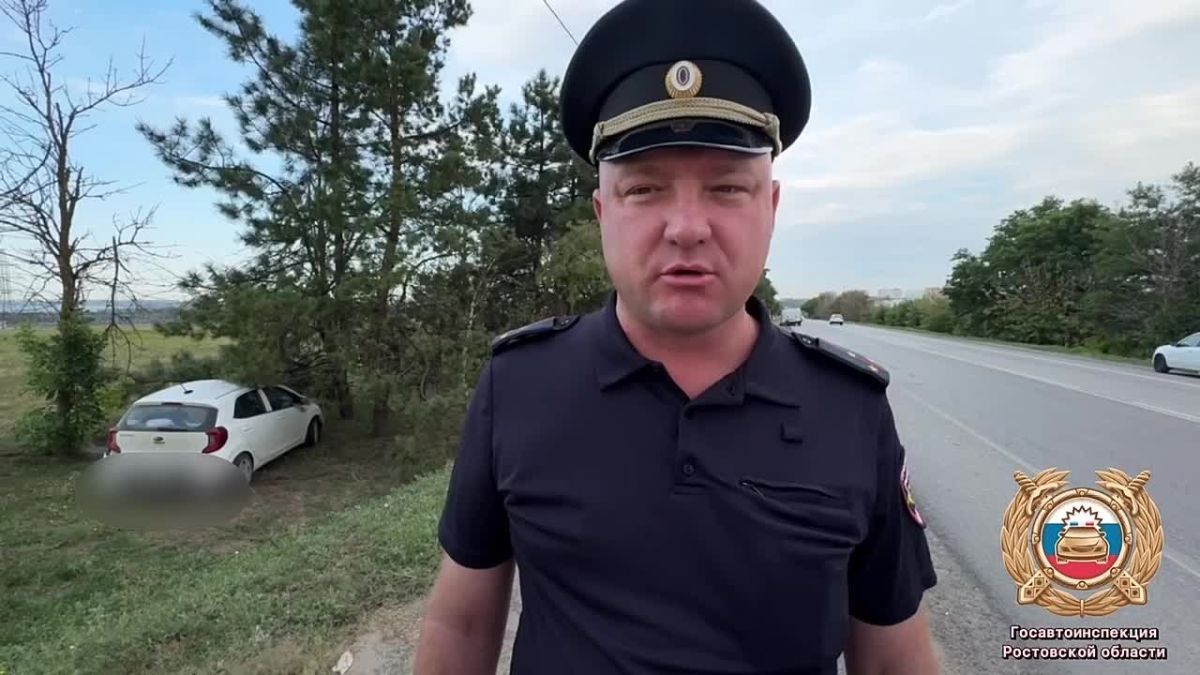 Сотрудники полиции устанавливают обстоятельства ДТП