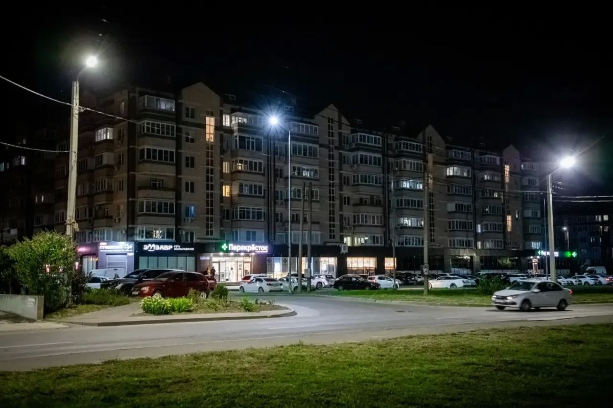 Александр Скрябин: В мае на личном приеме жительница Вертолетного поля попросила решить проблему с освещением на улице Батуринской Александр Скрябин: В мае на личном приеме жительница Вертолетного поля попросила решить проблему с освещением на улице Батуринской
