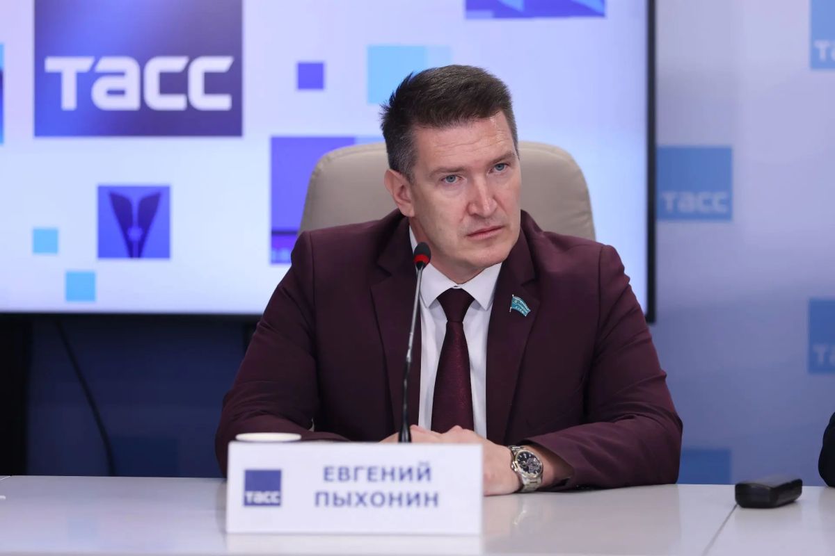 Главное из заявлений с пресс-конференции, посвященной инициативам партии "Справедливая Россия" в сфере регулирования социально-трудовых отношений и пенсионного обеспечения Главное из заявлений с пресс-конференции, посвященной инициативам партии "Справедливая Россия" в сфере регулирования социально-трудовых отношений и пенсионного обеспечения