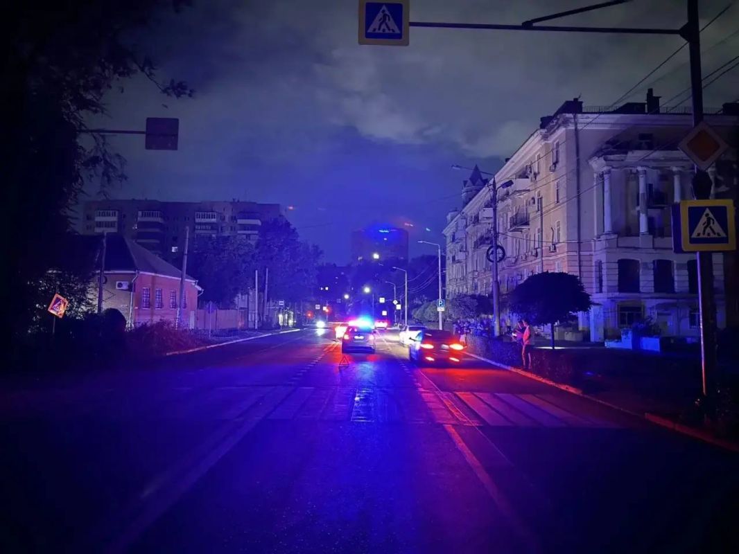 В Ростове водитель Kia Rio сбил девушку на пешеходном переходе