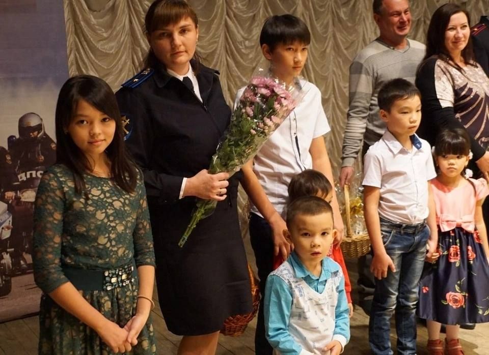 Подполковник юстиции стала мамой десяти детей и вместе с мужем получила орден «Родительской славы» Подполковник юстиции стала мамой десяти детей и вместе с мужем получила орден «Родительской славы»
