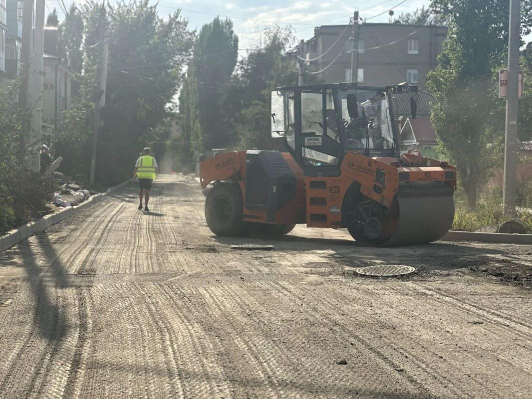 В Новочеркасске продолжается плановый ремонт дорог В Новочеркасске продолжается плановый ремонт дорог