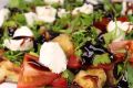 Салат из жареных баклажанов: Вкусное сочетание с помидорами и сыром