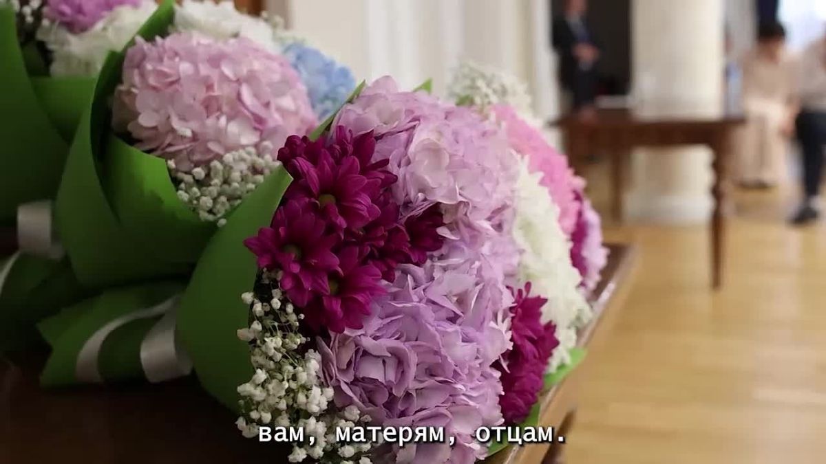 Юрий Слюсарь: Сегодня вручил донским многодетным семьям ордена «Мать-героиня», ордена и медали «Родительская слава»