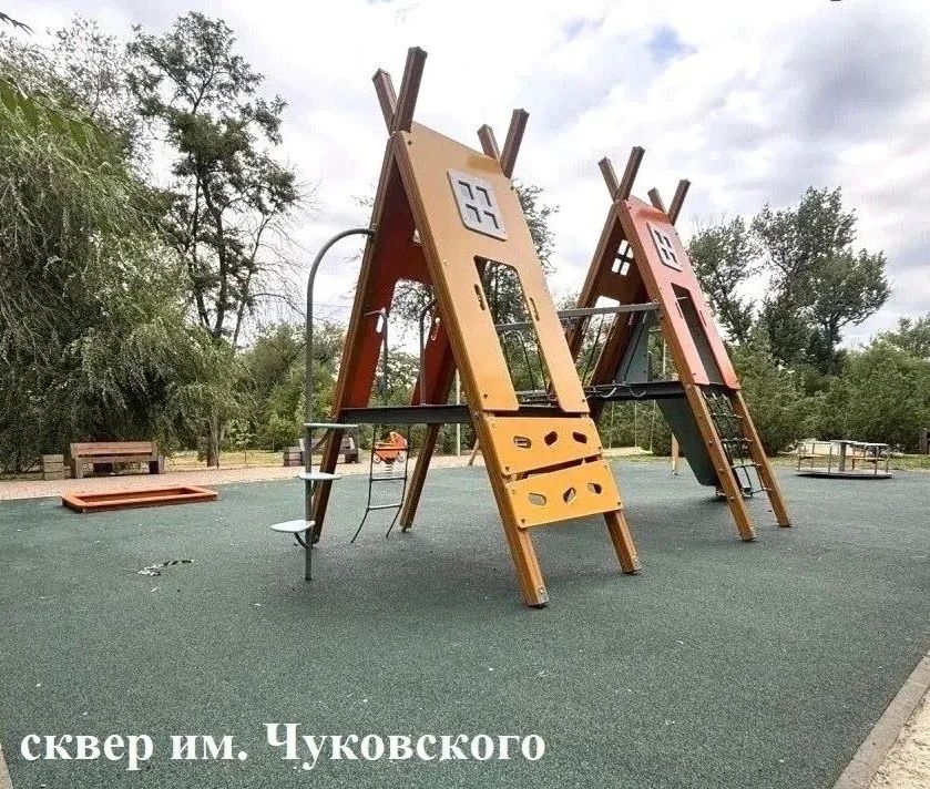 Александр Скрябин: Продолжаем приводить в порядок детские площадки по всему городу Александр Скрябин: Продолжаем приводить в порядок детские площадки по всему городу