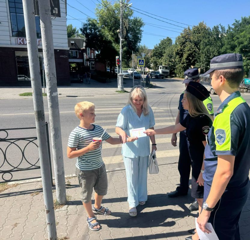 «Внимание, пешеходы!». Отдел Госавтоинспекции города Таганрога провел важную профилактическую акцию, направленную на снижение числа дорожно-транспортных происшествий с участием пешеходов «Внимание, пешеходы!». Отдел Госавтоинспекции города Таганрога провел важную профилактическую акцию, направленную на снижение числа дорожно-транспортных происшествий с участием пешеходов