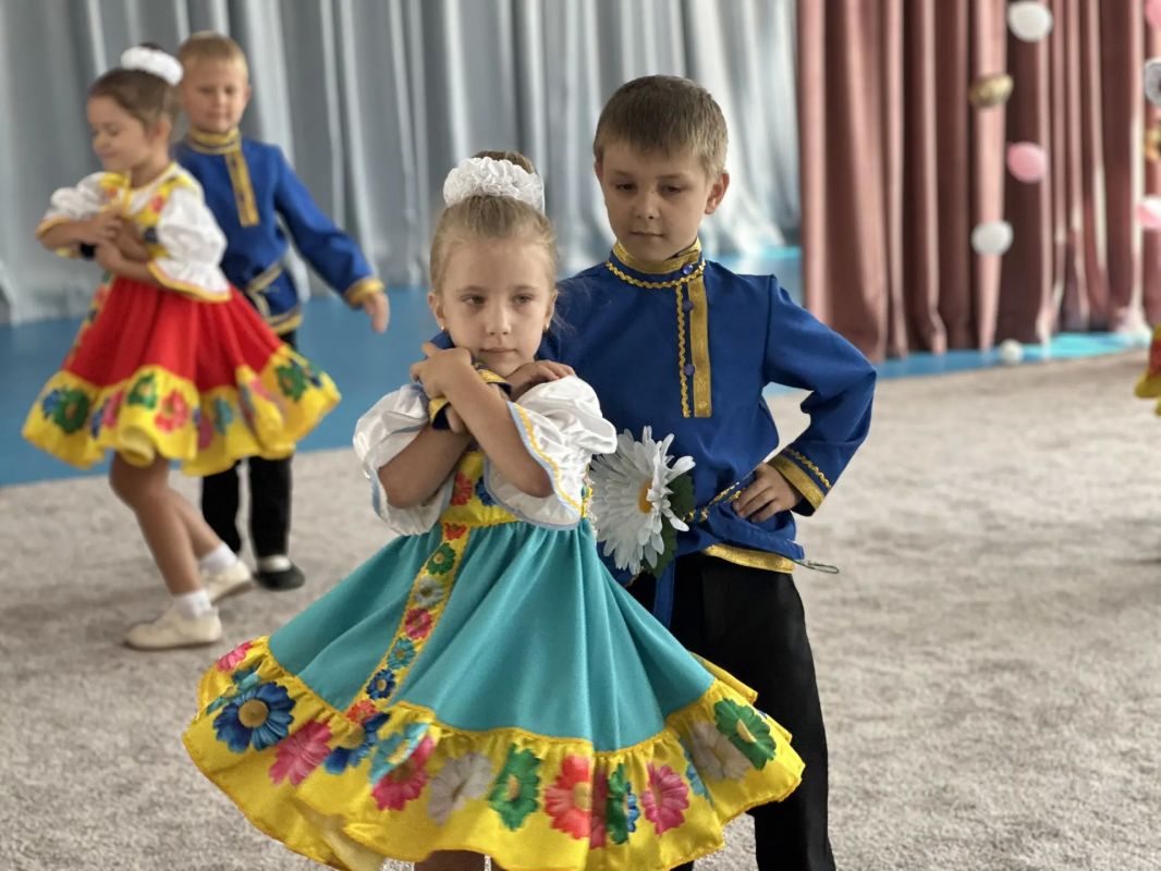 Сегодня, 14 августа, в микрорайоне Хотунок состоялось долгожданное событие: на улице Авиаторов торжественно открыли новый современный детский сад Сегодня, 14 августа, в микрорайоне Хотунок состоялось долгожданное событие: на улице Авиаторов торжественно открыли новый современный детский сад
