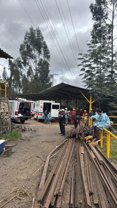 Шесть человек погибли после взрыва шахты в Колумбии Шесть человек погибли после взрыва шахты в Колумбии