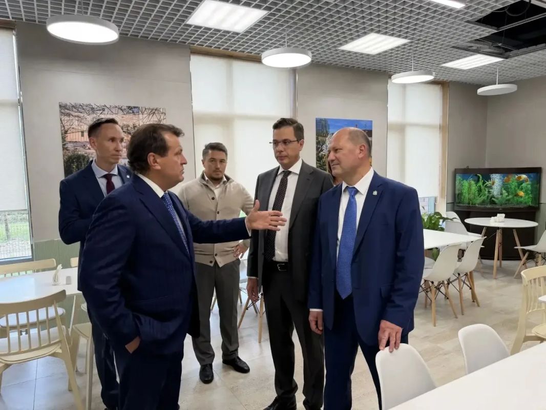 Александр Скрябин: Встретился с мэром Казани Ильсуром Раисовичем Метшиным Александр Скрябин: Встретился с мэром Казани Ильсуром Раисовичем Метшиным