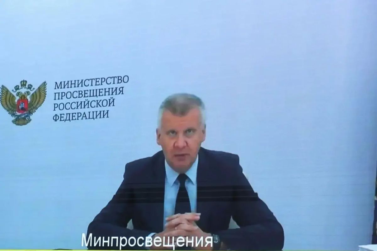 Юрий Слюсарь: На совете при полпреде Президента РФ в ЮФО под руководством Владимира Васильевича Устинова обсудили реализацию национального проекта «Молодёжь и дети» Юрий Слюсарь: На совете при полпреде Президента РФ в ЮФО под руководством Владимира Васильевича Устинова обсудили реализацию национального проекта «Молодёжь и дети»