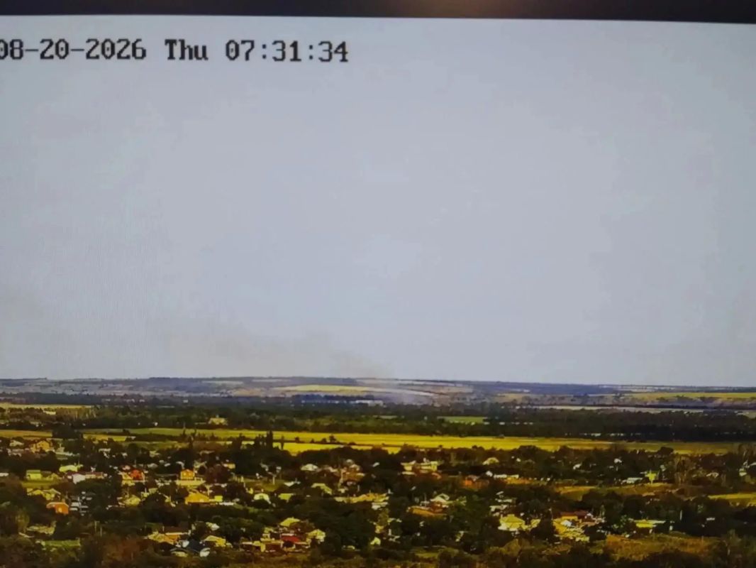 200 кв. м. охватил ландшафтный пожар сегодня утром на окраине хутора Горизонт в Аксайском районе