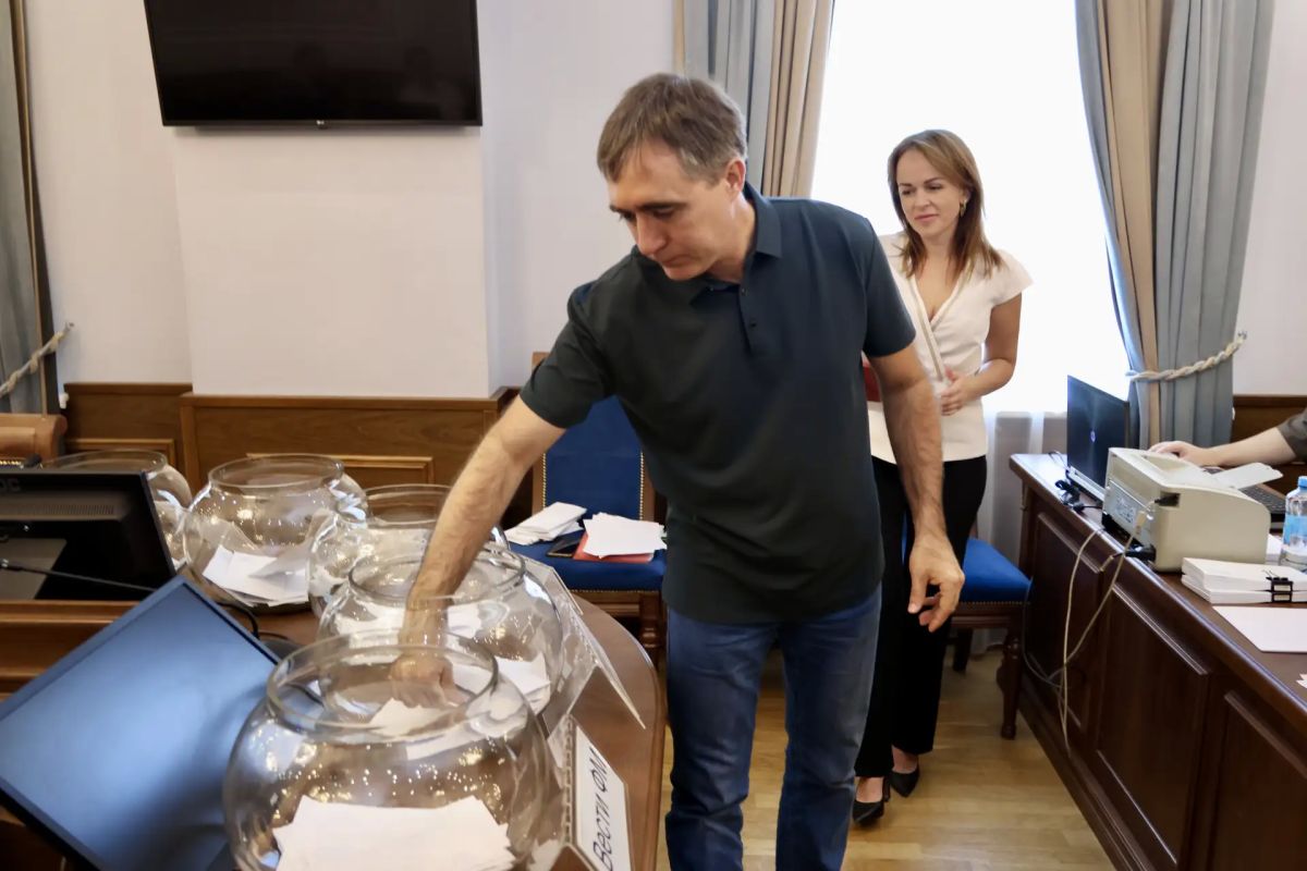 Проведена жеребьевка по распределению бесплатного эфирного времени Проведена жеребьевка по распределению бесплатного эфирного времени