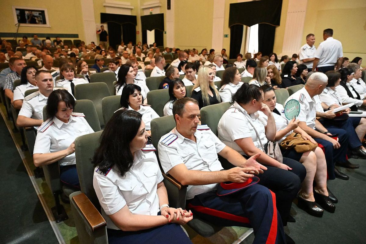 В Новочеркасске состоялась традиционная августовская педагогическая конференция работников казачьего кадетского образования В Новочеркасске состоялась традиционная августовская педагогическая конференция работников казачьего кадетского образования