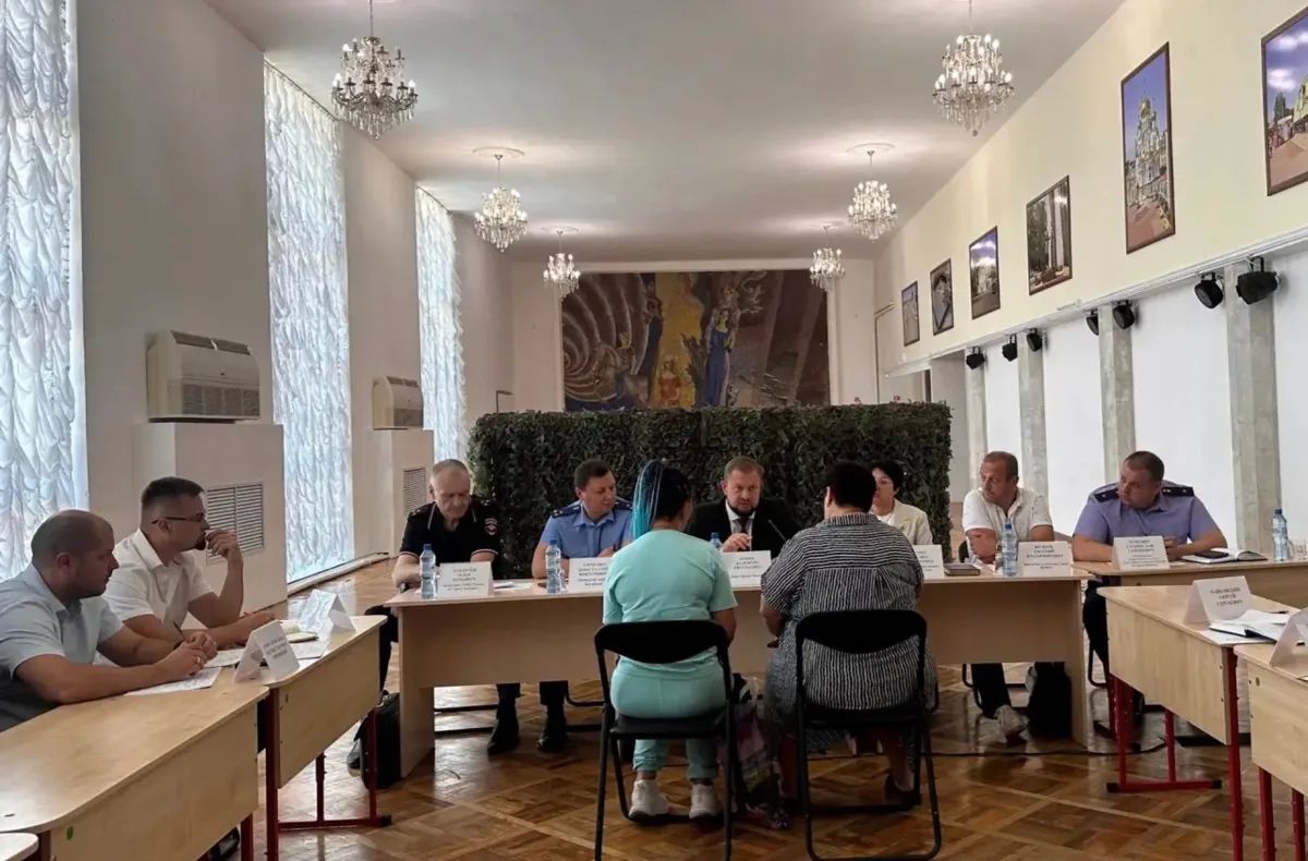 Сегодня вместе с прокурором города Батайска Константином Юрченко и председателем Батайской городской Думы Оксаной Тумко провели совместный приём жителей Сегодня вместе с прокурором города Батайска Константином Юрченко и председателем Батайской городской Думы Оксаной Тумко провели совместный приём жителей