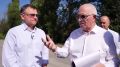 Юрий Слюсарь: Накануне побывал в Новошахтинске. Занимались проблемами дорог, коммунального хозяйства и дефицита узких специалистов в городской поликлинике. В первую очередь вызвали представителя регионального оператора...