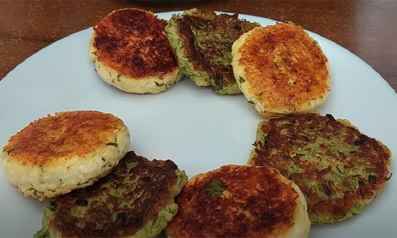 Творожные оладьи с кабачками: здоровое угощение для любого стола