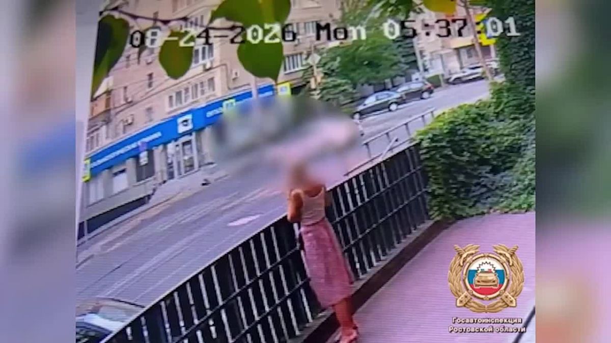 В центре Ростова легковушка столкнулась с питбайком: пострадал подросток