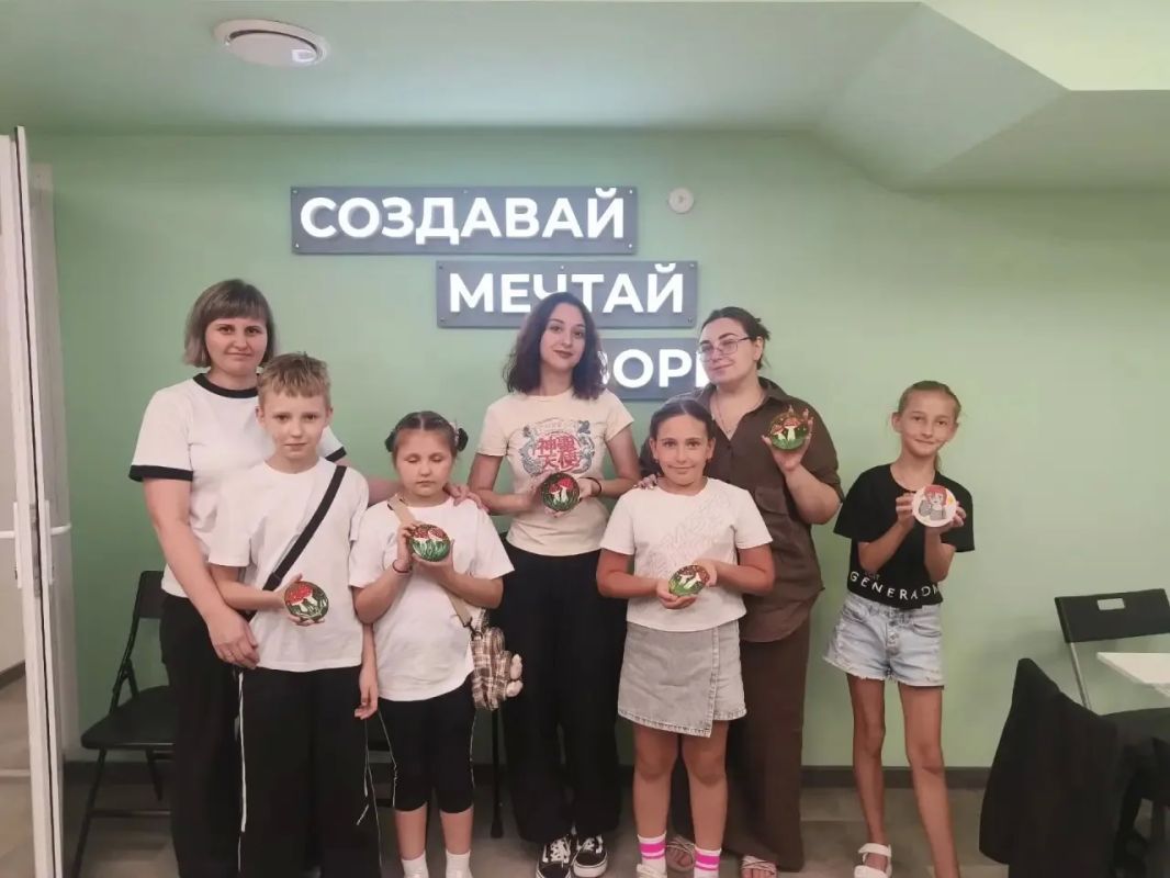 В «Домолодой» прошёл арт-мастер-класс ко Дню города и Дню шахтёра В «Домолодой» прошёл арт-мастер-класс ко Дню города и Дню шахтёра