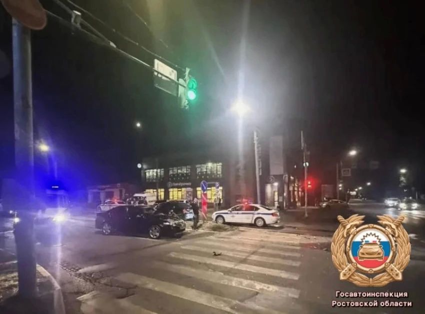 Два человека пострадали в ночном ДТП на Мичуринской в Ростове