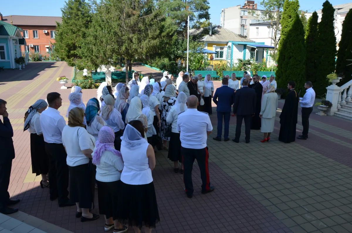 В Батайске обсудили совместную работу школ и Донской митрополии В Батайске обсудили совместную работу школ и Донской митрополии