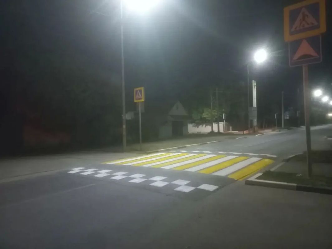 В Батайске продолжается обновление дорожной разметки В Батайске продолжается обновление дорожной разметки