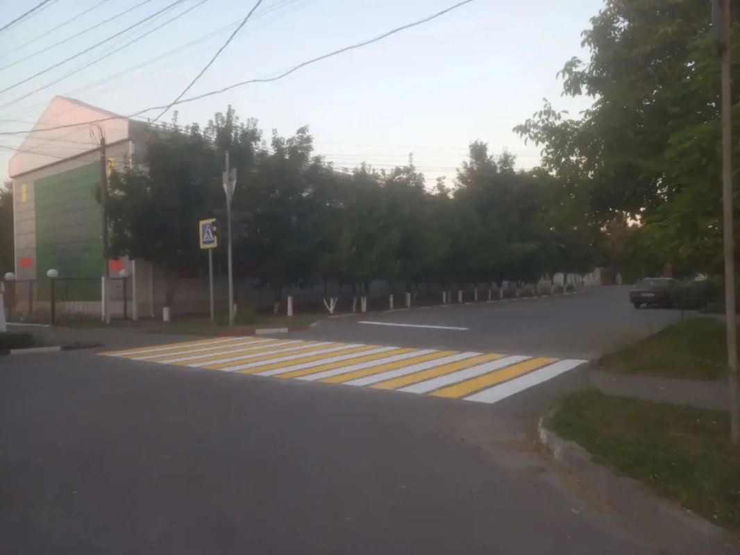 В Батайске продолжается обновление дорожной разметки В Батайске продолжается обновление дорожной разметки
