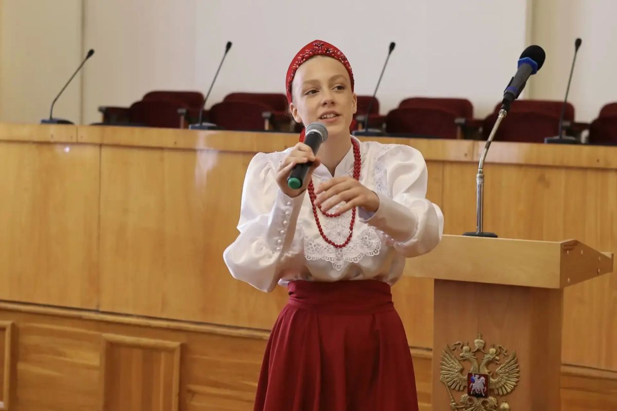 В Шахтах прошла торжественная церемония награждения жителей в честь Дня города и Дня Шахтера В Шахтах прошла торжественная церемония награждения жителей в честь Дня города и Дня Шахтера
