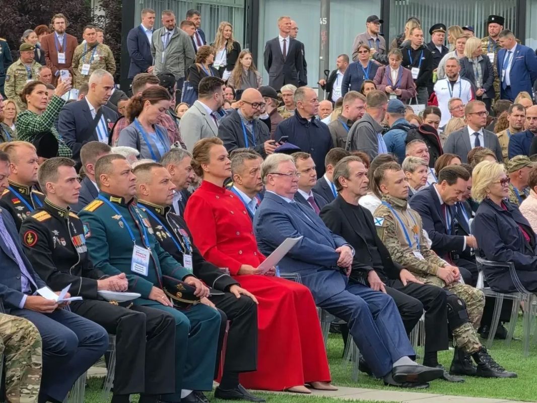 Сегодня в Москве на площадке Дворца пионеров стартовал Всероссийский форум ветеранов специальной военной операции «Вместе победим» Сегодня в Москве на площадке Дворца пионеров стартовал Всероссийский форум ветеранов специальной военной операции «Вместе победим»