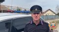 Сотрудники полиции устанавливают обстоятельства ДТП с участием несовершеннолетних