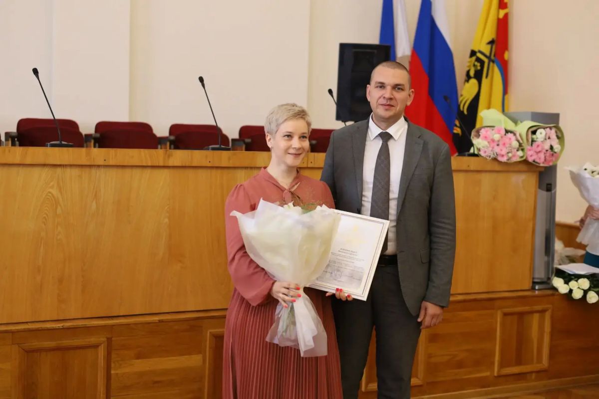 В Шахтах прошла торжественная церемония награждения жителей в честь Дня города и Дня Шахтера В Шахтах прошла торжественная церемония награждения жителей в честь Дня города и Дня Шахтера