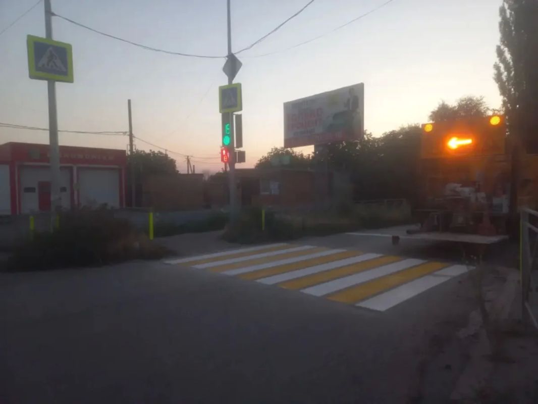 В Батайске продолжается обновление дорожной разметки В Батайске продолжается обновление дорожной разметки