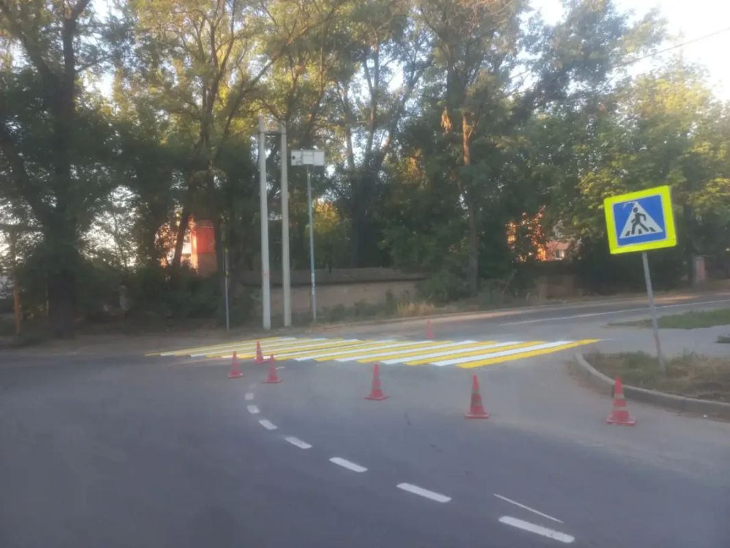 В Батайске продолжается обновление дорожной разметки В Батайске продолжается обновление дорожной разметки