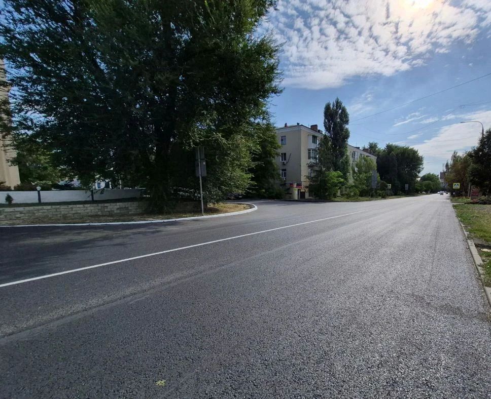 В Шахтах завершен ремонт дороги на улице Садовой В Шахтах завершен ремонт дороги на улице Садовой