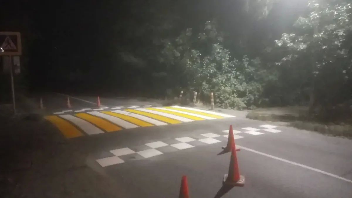 В Батайске продолжается обновление дорожной разметки В Батайске продолжается обновление дорожной разметки
