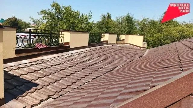 В Шахтах завершили капитальный ремонт кровли ДК «Планета» В Шахтах завершили капитальный ремонт кровли ДК «Планета»