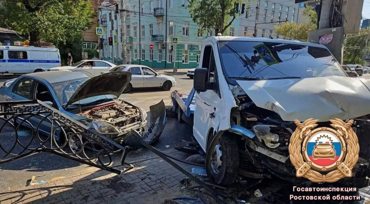 Пешеход погиб после ДТП с «Газелью» и Mitsubishi в центре Ростова