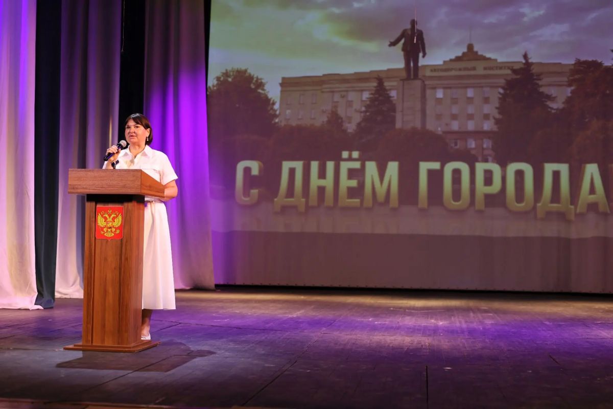 Сегодня, в последнее воскресение августа город Шахты с размахом отмечает сразу два значимых праздника — День города и День шахтёра Сегодня, в последнее воскресение августа город Шахты с размахом отмечает сразу два значимых праздника — День города и День шахтёра