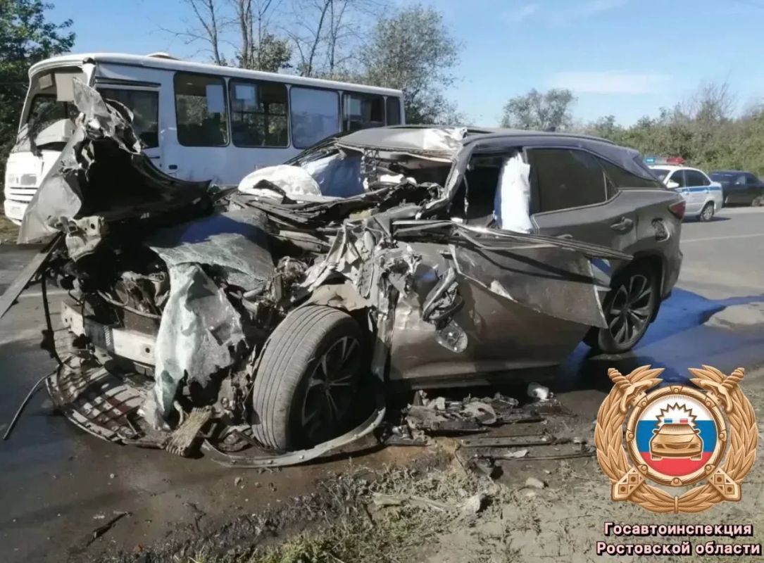 В Новочеркасске в аварии с автобусом погиб водитель иномарки В Новочеркасске в аварии с автобусом погиб водитель иномарки