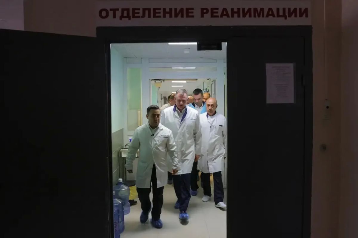Юрий Слюсарь: Навестил сегодня в больнице семью из Ростова, которая пострадала в результате вчерашней вражеской атаки БПЛА Юрий Слюсарь: Навестил сегодня в больнице семью из Ростова, которая пострадала в результате вчерашней вражеской атаки БПЛА