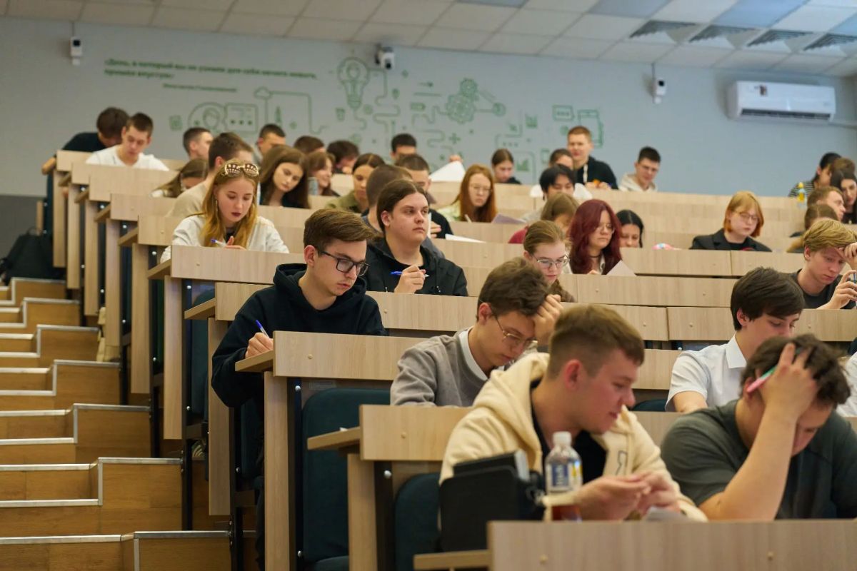 В техникумы и колледжи Росжелдора на бюджет поступили больше 10 тысяч человек