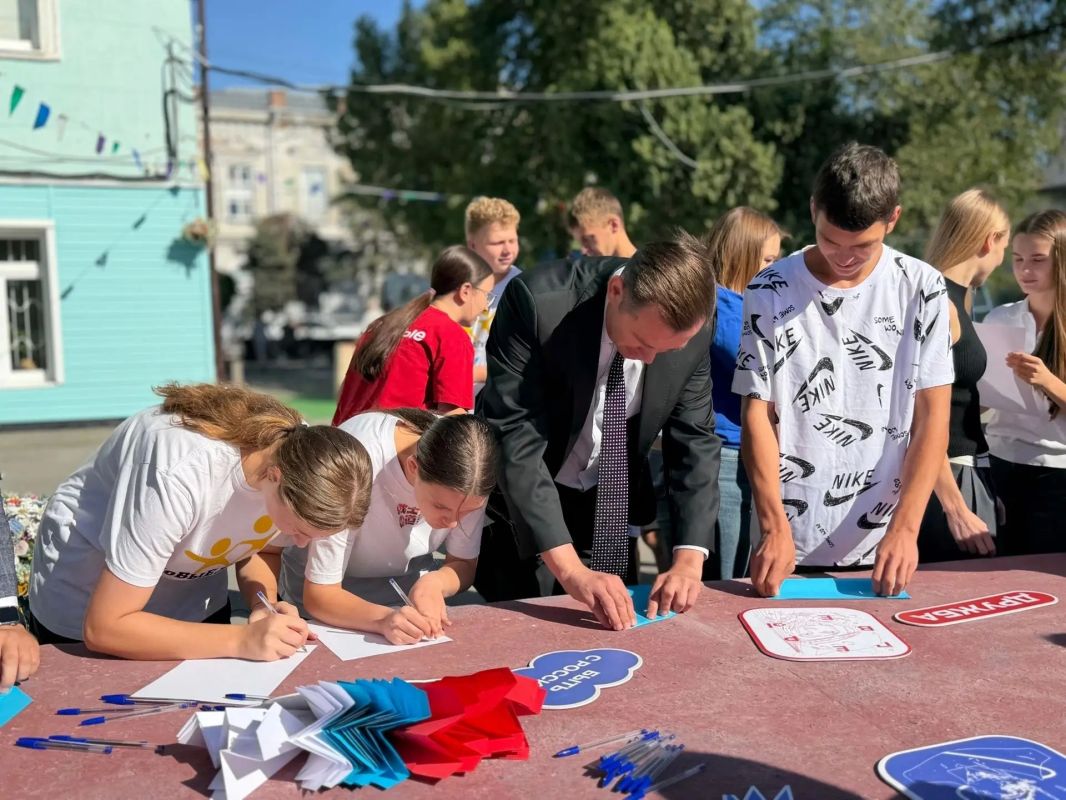 Сегодня, в преддверии 1 Сентября, побывал в Центре помощи детям Сегодня, в преддверии 1 Сентября, побывал в Центре помощи детям